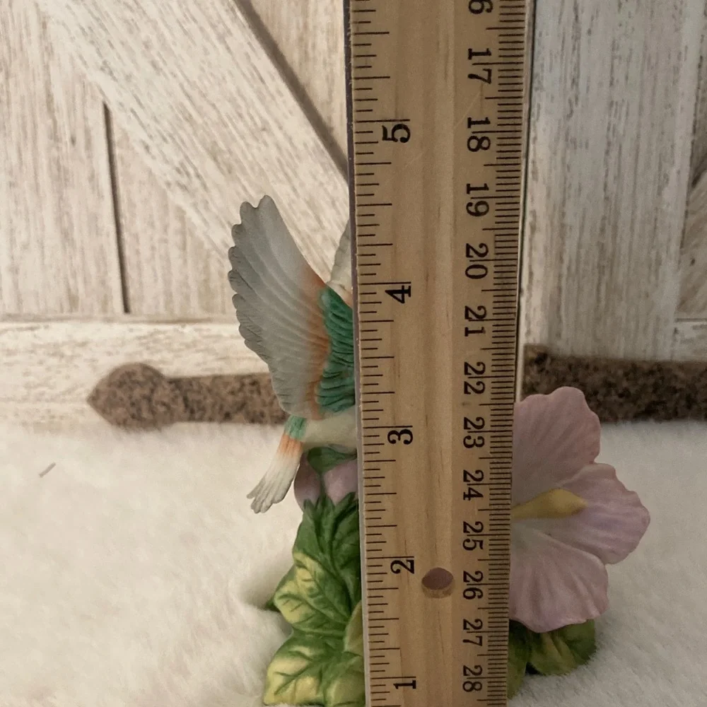 Homco 1429 Hummingbird and Flower Figurine